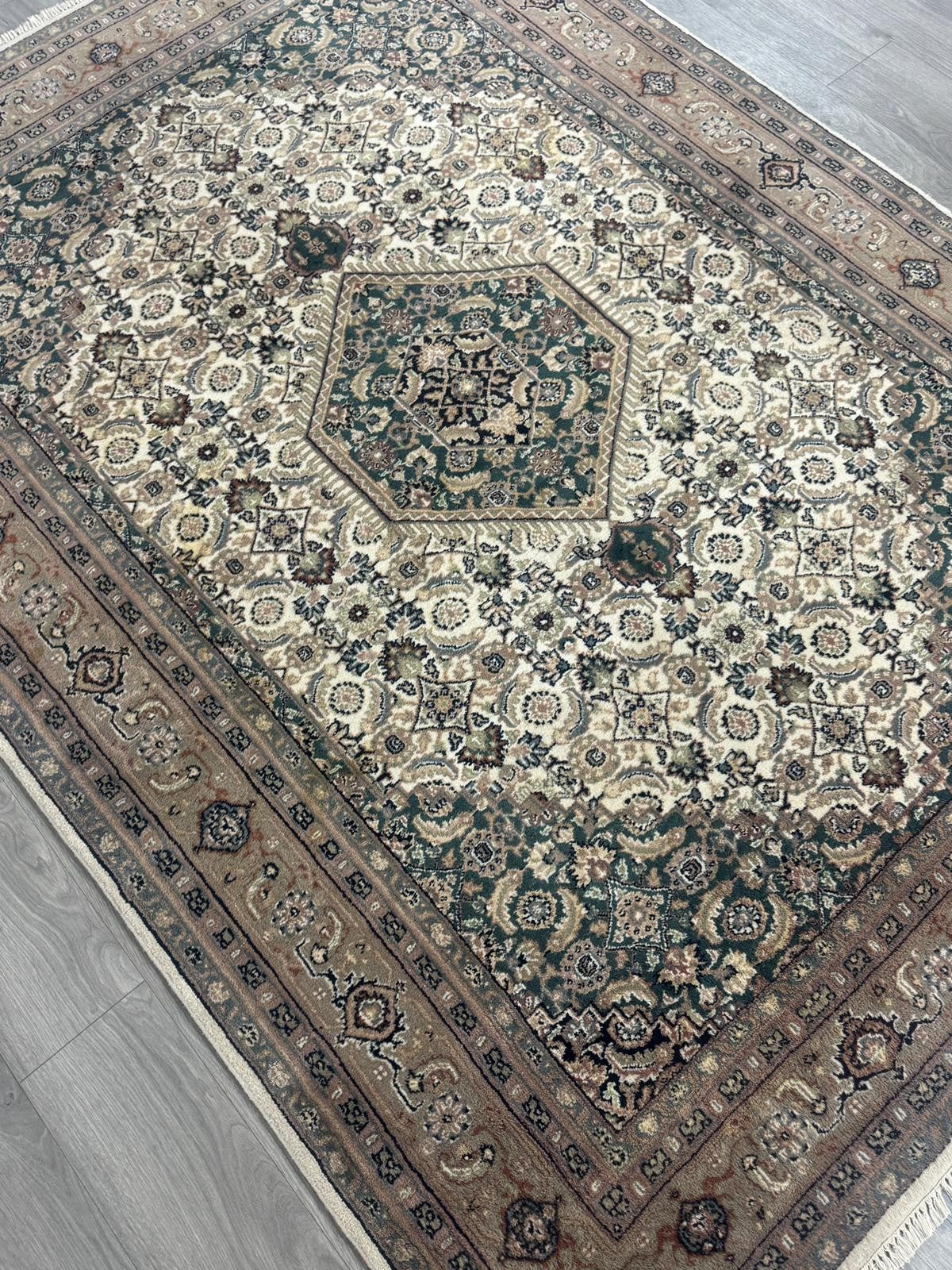 Schöner Täbriz  Orientteppich Perserteppich Teppich 253 cm x 182 cm C80033