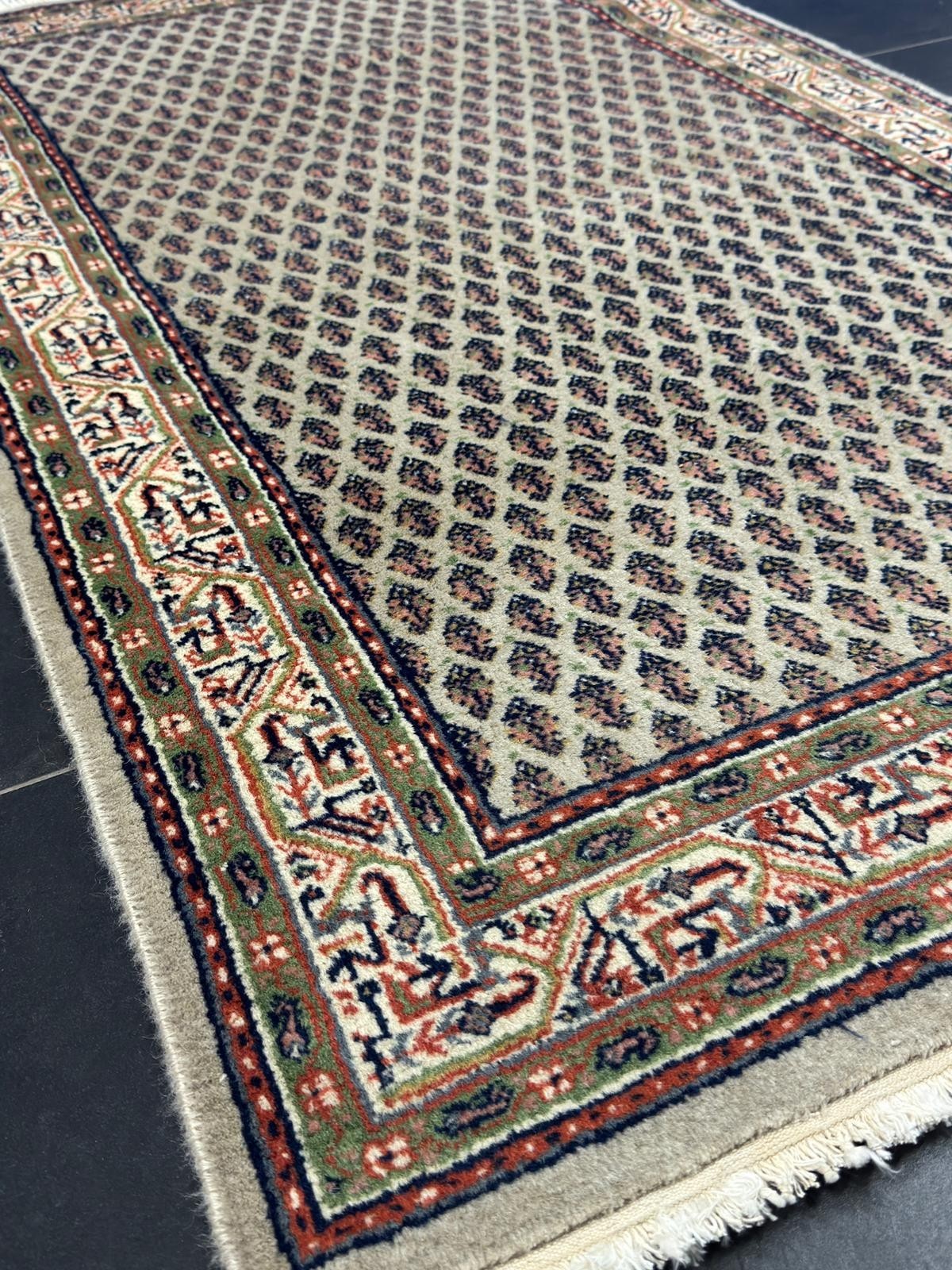 Schöner Sarough Mir GEREINIGT Orientteppich Perserteppich 159 cm x 92 cm CG0061