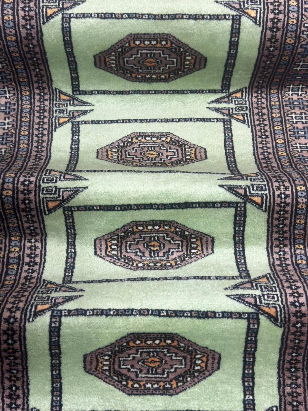 Schöner Buchara GEREINIGT Orientteppich Perserteppich Teppich 121cmx79cm G0219