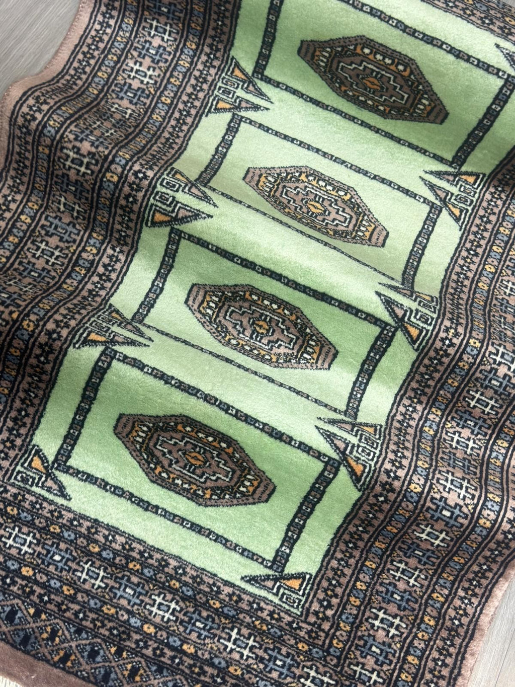 Schöner Buchara GEREINIGT Orientteppich Perserteppich Teppich 121cmx79cm G0219