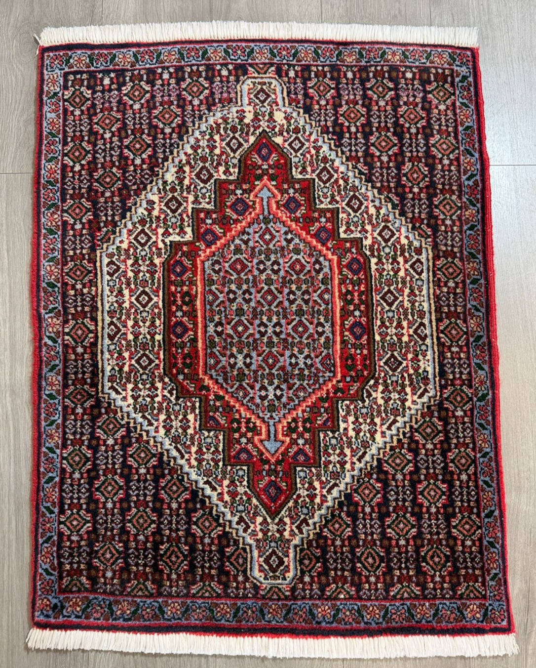 Schöner Senneh GEREINIGT Orientteppich Perserteppich 96 cm x 73 cm 26-G10001