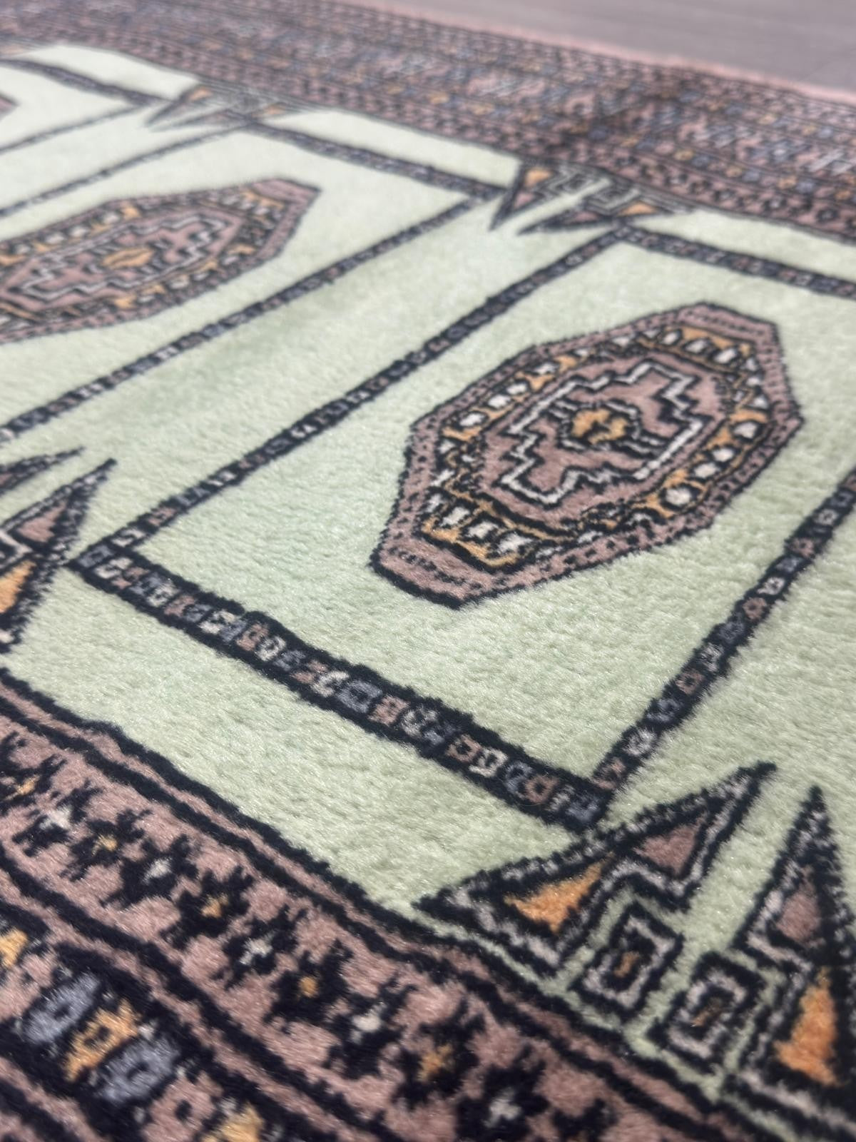 Schöner Buchara GEREINIGT Orientteppich Perserteppich Teppich 121cmx79cm G0219