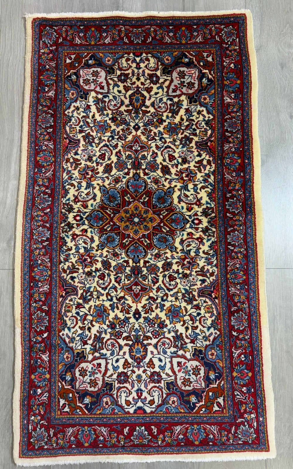 Blumen Sarukh GEREINIGT Orientteppich Perserteppich 129 cm x 70 cm 26-CG1007