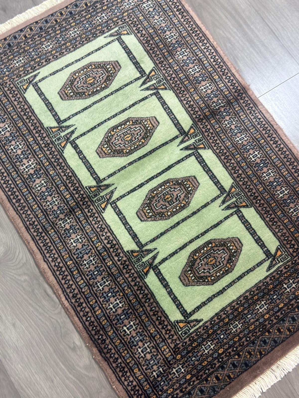 Schöner Buchara GEREINIGT Orientteppich Perserteppich Teppich 121cmx79cm G0219