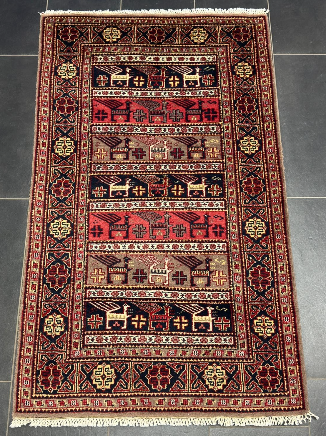 Vintage Beloudj GEREINIGT Orientteppich 148 cm x 89 cm Handgeknüpft CG0069