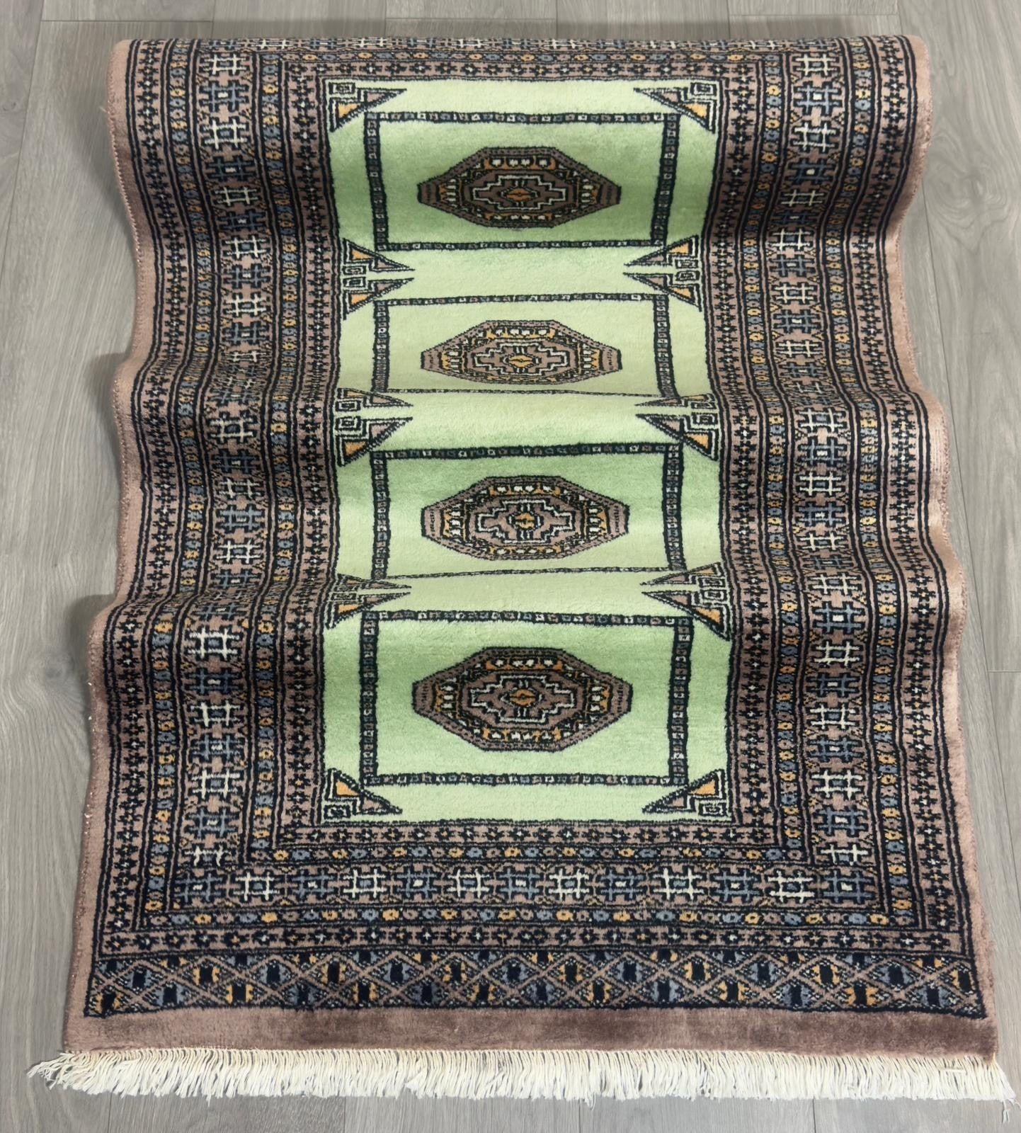 Schöner Buchara GEREINIGT Orientteppich Perserteppich Teppich 121cmx79cm G0219