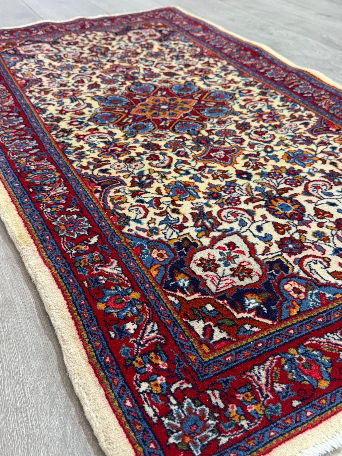 Blumen Sarukh GEREINIGT Orientteppich Perserteppich 129 cm x 70 cm 26-CG1007