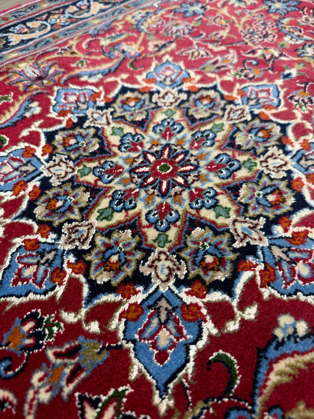 Isfahan mit SEIDE GEREINIGT Orientteppich Perserteppich 105 cm x 72 cm G0267