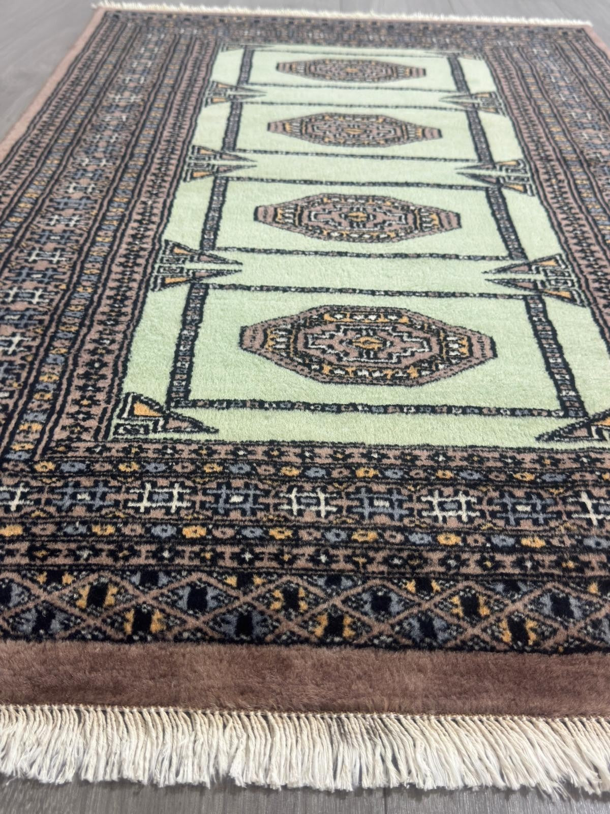 Schöner Buchara GEREINIGT Orientteppich Perserteppich Teppich 121cmx79cm G0219