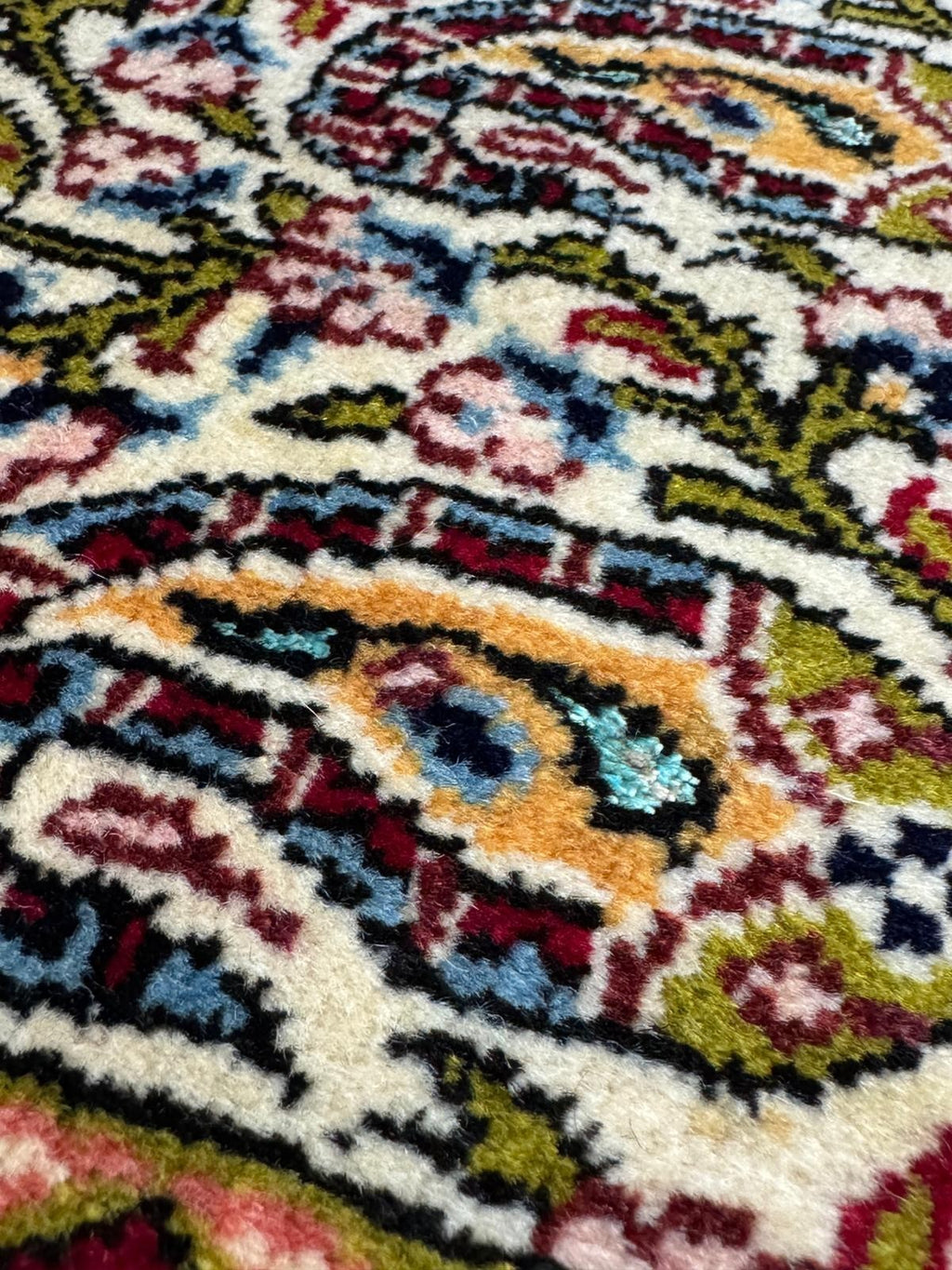 Ghom mit Seide GEREINIGT  131 cm x 77 cm Orientteppich Perserteppich G0326