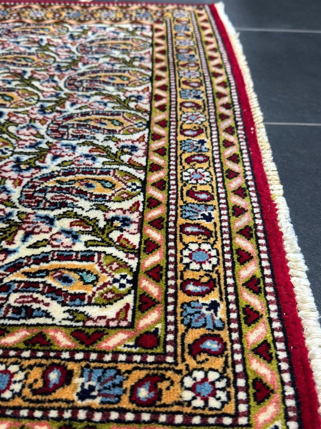 Ghom mit Seide GEREINIGT  131 cm x 77 cm Orientteppich Perserteppich G0326